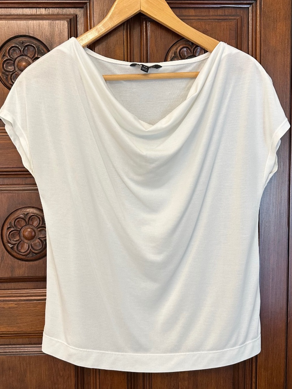 Banana republic white cowl neck top, cap sleeve, size XS